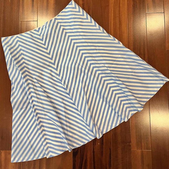 Ann Taylor Dresses & Skirts - Ann Taylor Blue White Striped Skirt A Line Chevron Pattern Cotton Spandex Sz 12